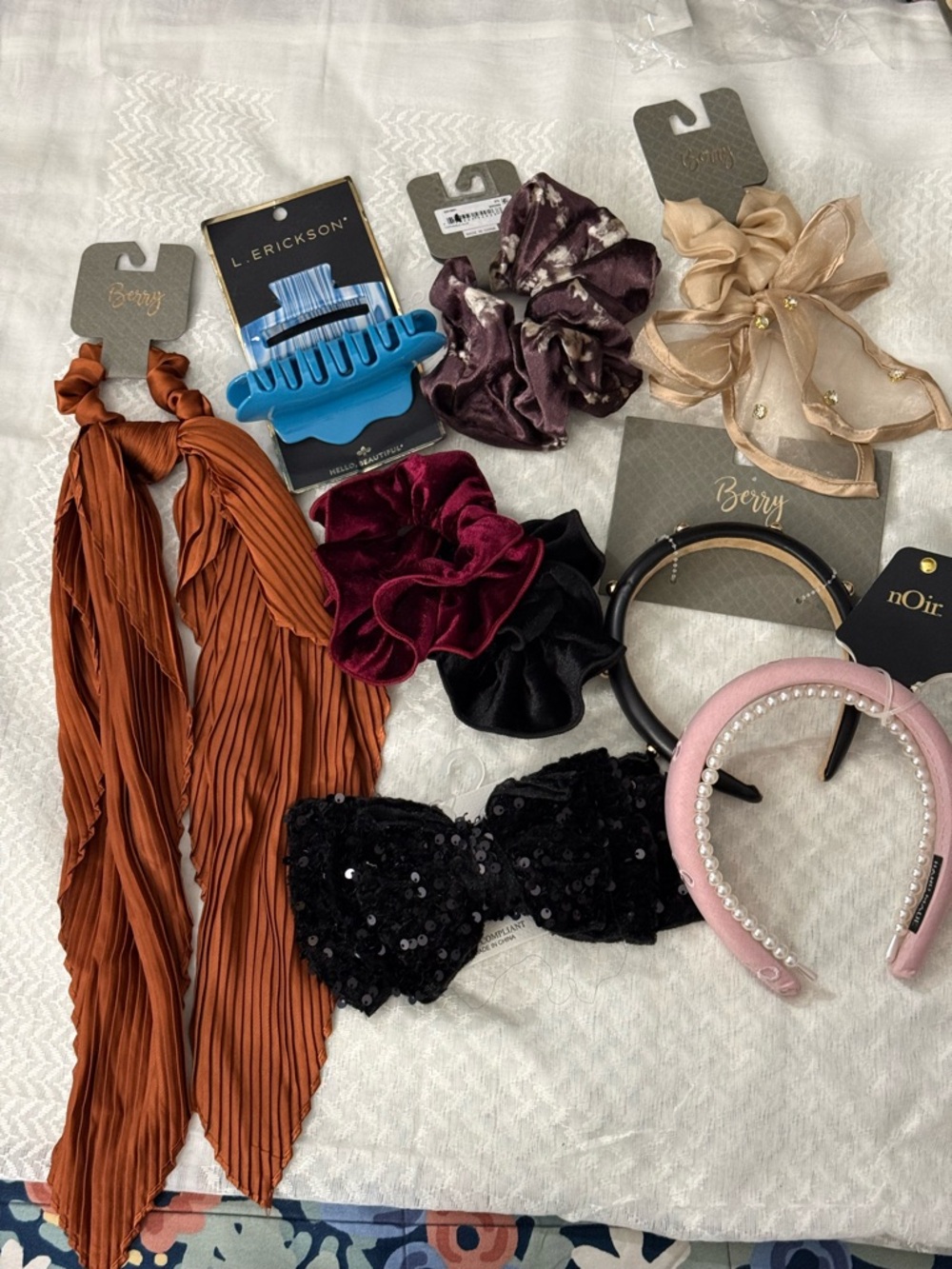 Branded hair accessories bundle 10pcs